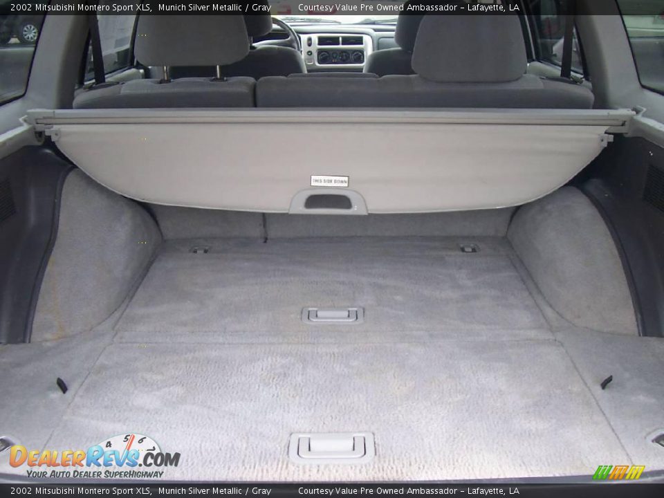 2002 Mitsubishi Montero Sport XLS Munich Silver Metallic / Gray Photo #12