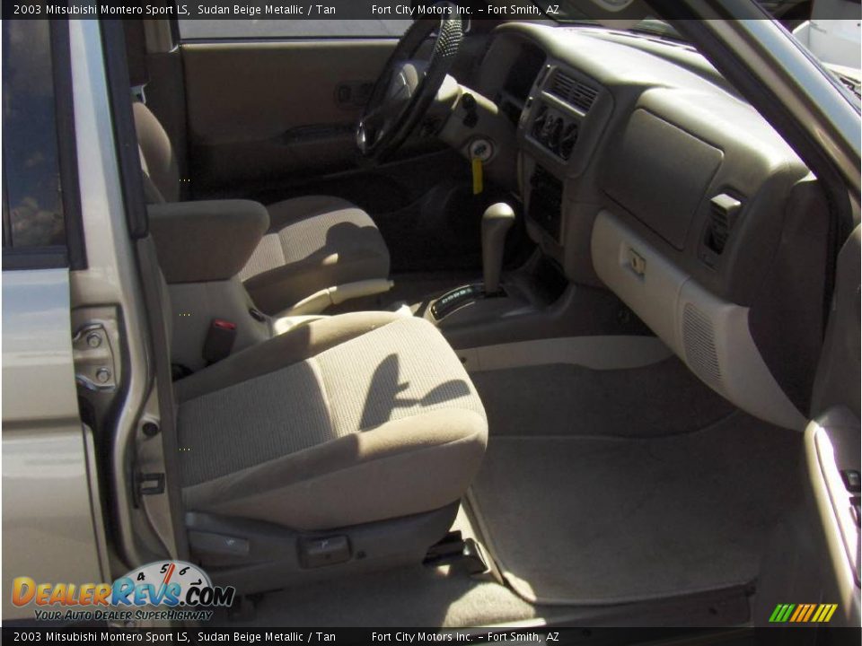 2003 Mitsubishi Montero Sport LS Sudan Beige Metallic / Tan Photo #6