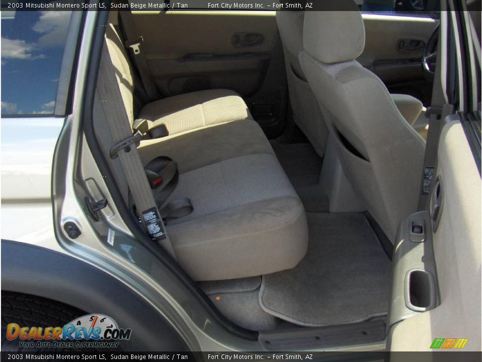 2003 Mitsubishi Montero Sport LS Sudan Beige Metallic / Tan Photo #7