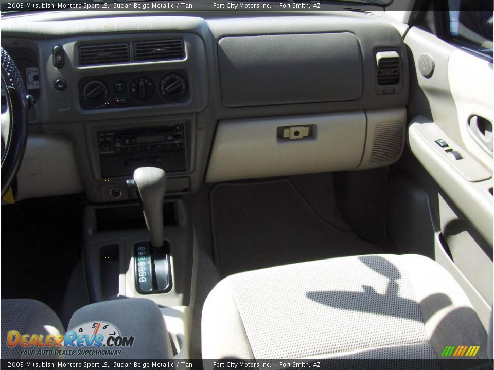 2003 Mitsubishi Montero Sport LS Sudan Beige Metallic / Tan Photo #10