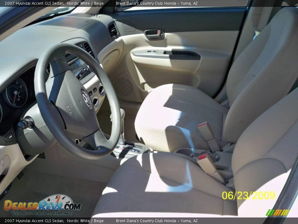 2007 Hyundai Accent GLS Sedan Nordic White / Beige Photo #4