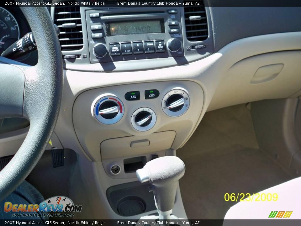 2007 Hyundai Accent GLS Sedan Nordic White / Beige Photo #7
