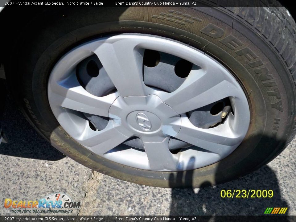 2007 Hyundai Accent GLS Sedan Nordic White / Beige Photo #8