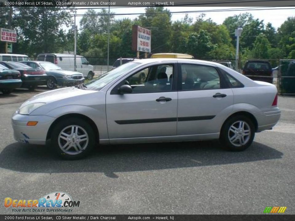 2000 Ford Focus LX Sedan CD Silver Metallic / Dark Charcoal Photo #4