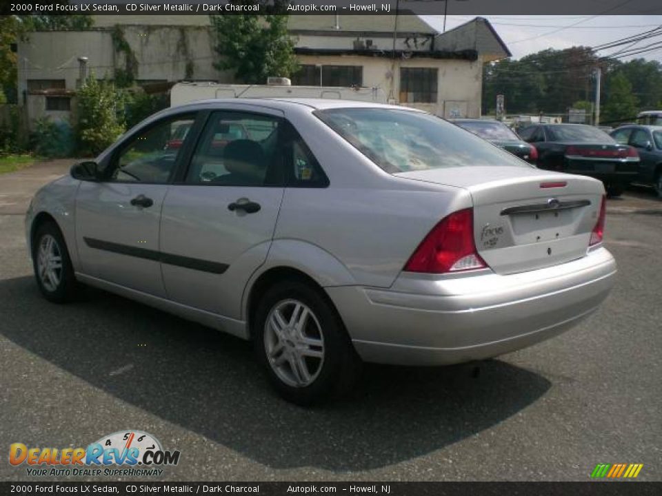 2000 Ford Focus LX Sedan CD Silver Metallic / Dark Charcoal Photo #5