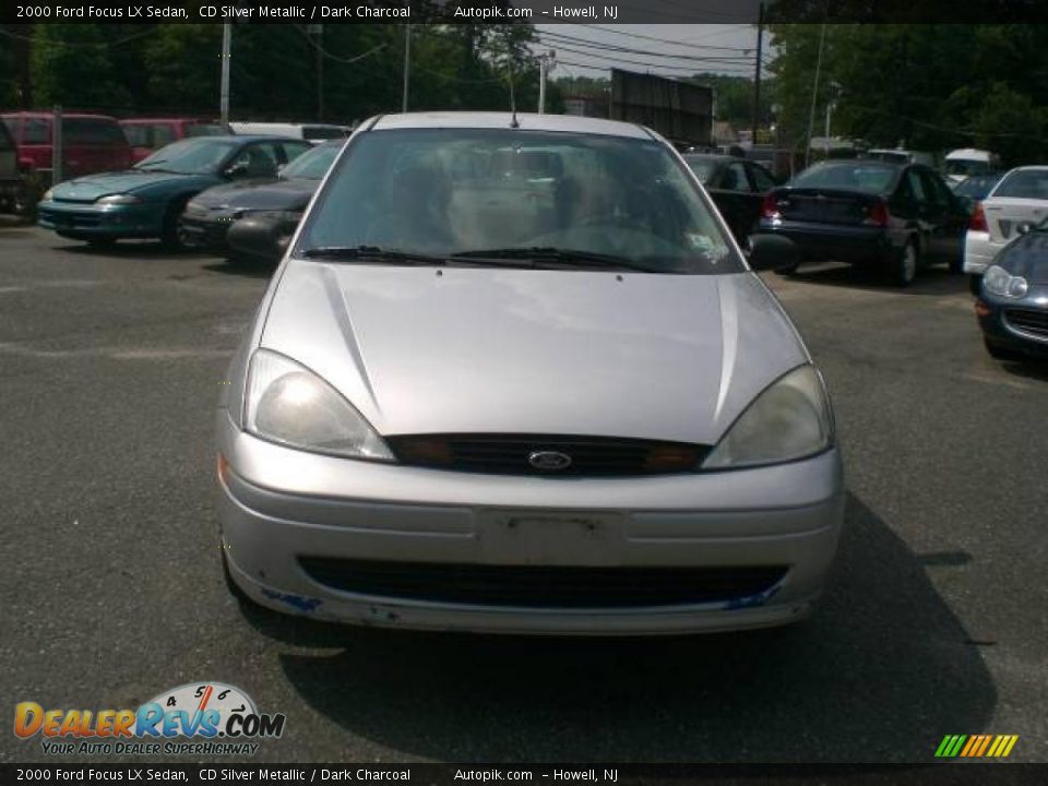 2000 Ford Focus LX Sedan CD Silver Metallic / Dark Charcoal Photo #8