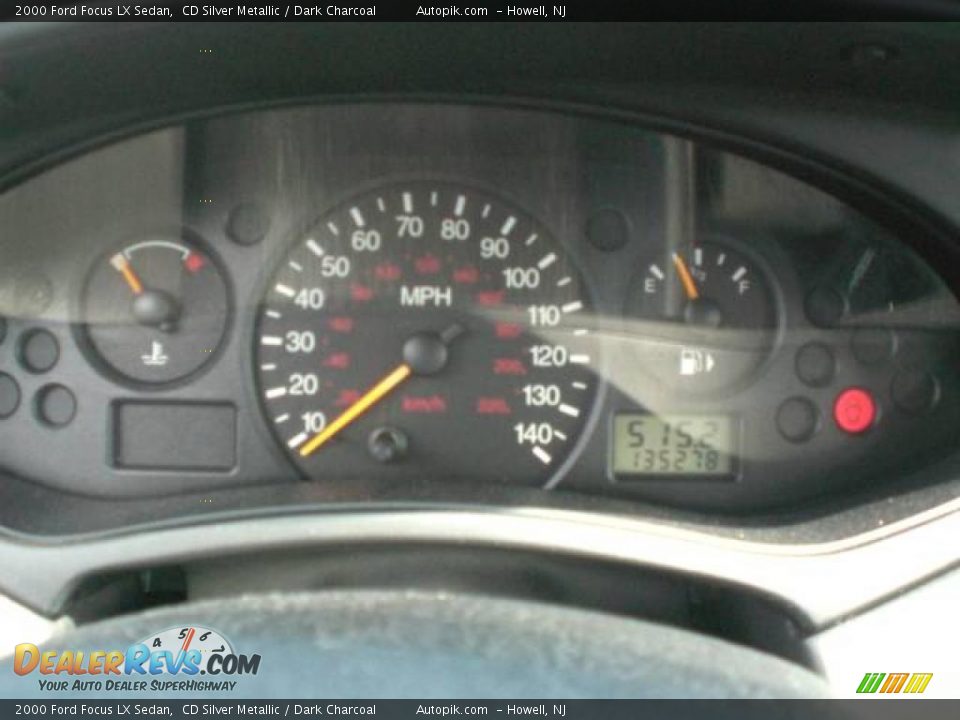 2000 Ford Focus LX Sedan CD Silver Metallic / Dark Charcoal Photo #15