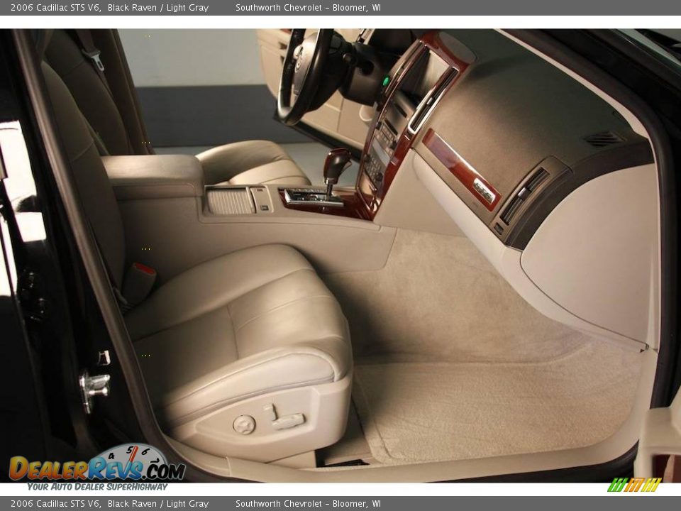 2006 Cadillac STS V6 Black Raven / Light Gray Photo #5