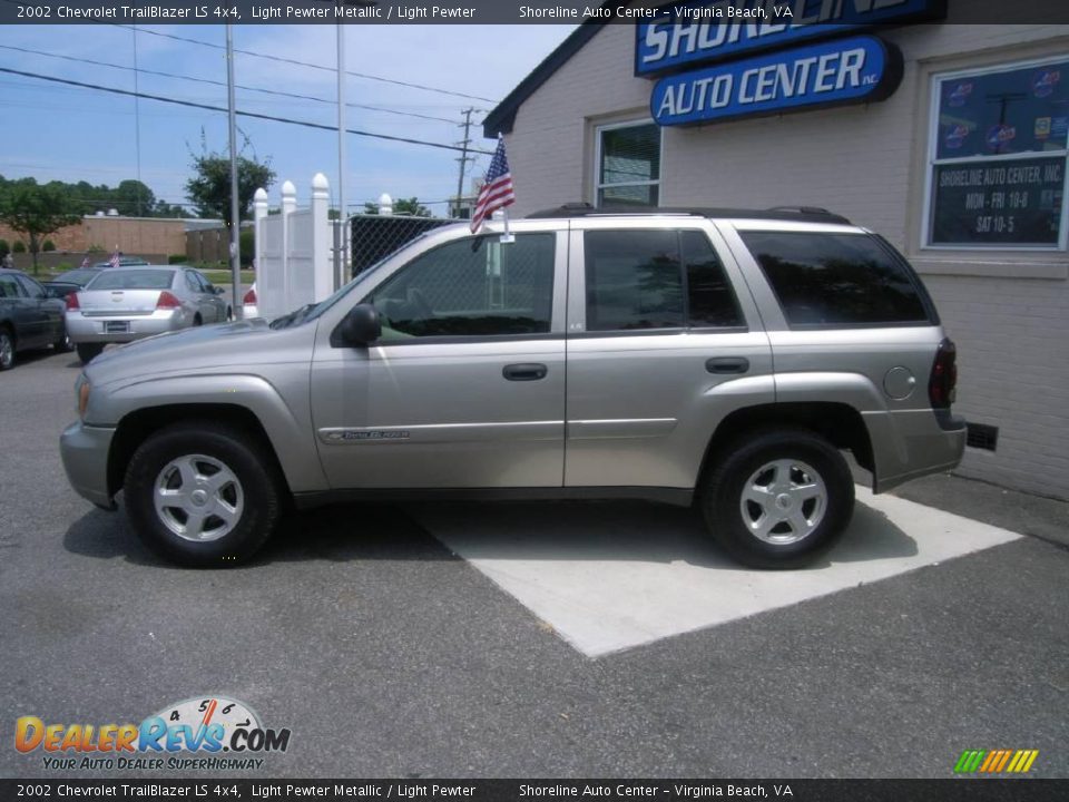 2002 Chevrolet TrailBlazer LS 4x4 Light Pewter Metallic / Light Pewter Photo #3