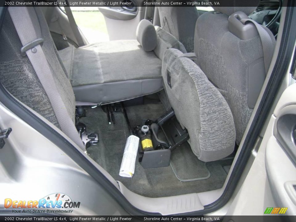 2002 Chevrolet TrailBlazer LS 4x4 Light Pewter Metallic / Light Pewter Photo #10