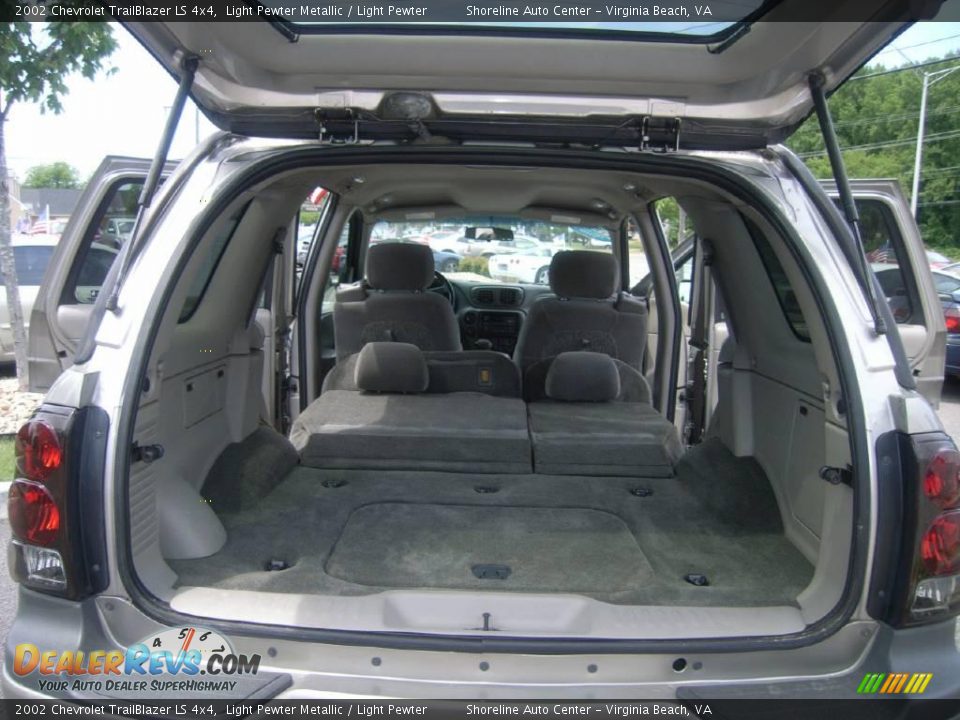 2002 Chevrolet TrailBlazer LS 4x4 Light Pewter Metallic / Light Pewter Photo #12