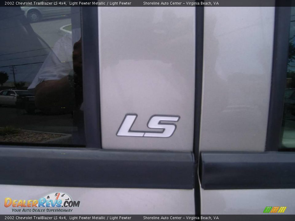 2002 Chevrolet TrailBlazer LS 4x4 Light Pewter Metallic / Light Pewter Photo #13