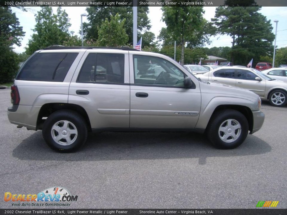 2002 Chevrolet TrailBlazer LS 4x4 Light Pewter Metallic / Light Pewter Photo #14