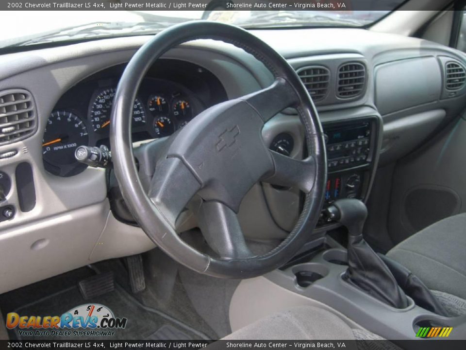 2002 Chevrolet TrailBlazer LS 4x4 Light Pewter Metallic / Light Pewter Photo #18
