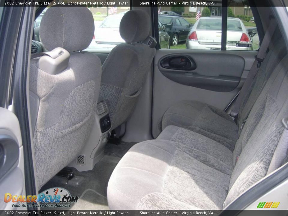 2002 Chevrolet TrailBlazer LS 4x4 Light Pewter Metallic / Light Pewter Photo #19