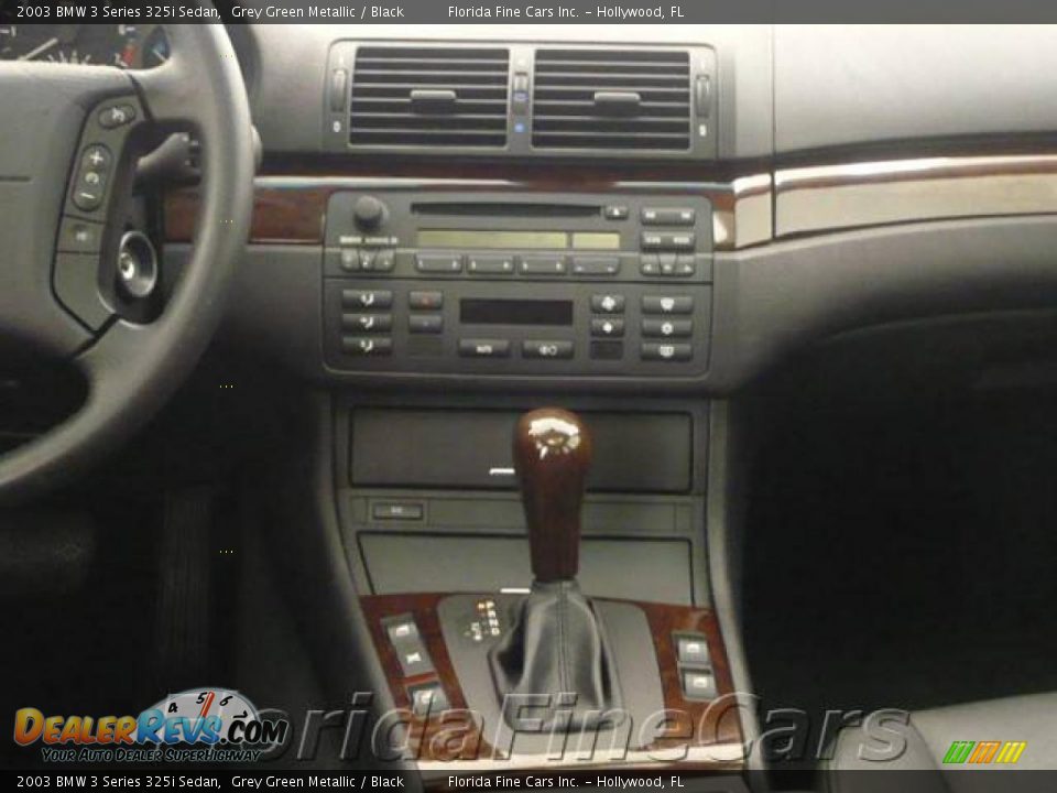 2003 BMW 3 Series 325i Sedan Grey Green Metallic / Black Photo #18