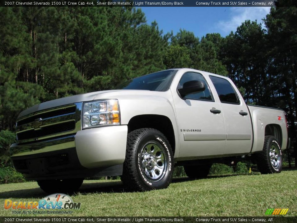 2007 Chevrolet Silverado 1500 LT Crew Cab 4x4 Silver Birch Metallic / Light Titanium/Ebony Black Photo #2