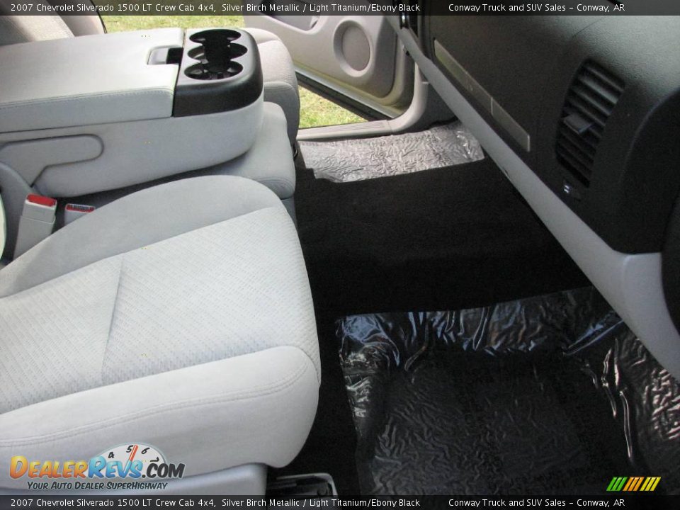 2007 Chevrolet Silverado 1500 LT Crew Cab 4x4 Silver Birch Metallic / Light Titanium/Ebony Black Photo #16