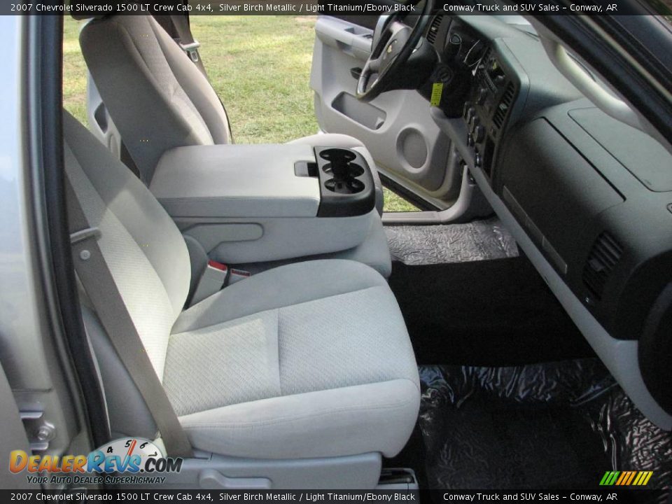 2007 Chevrolet Silverado 1500 LT Crew Cab 4x4 Silver Birch Metallic / Light Titanium/Ebony Black Photo #17