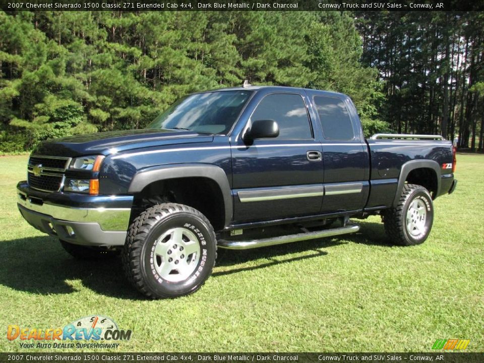 2007 Chevrolet Silverado 1500 Classic Z71 Extended Cab 4x4 Dark Blue Metallic / Dark Charcoal Photo #1