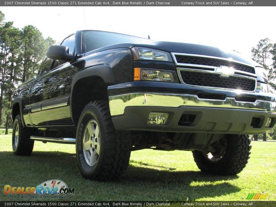 2007 Chevrolet Silverado 1500 Classic Z71 Extended Cab 4x4 Dark Blue Metallic / Dark Charcoal Photo #4