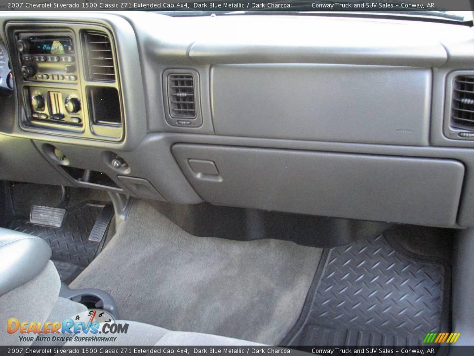 2007 Chevrolet Silverado 1500 Classic Z71 Extended Cab 4x4 Dark Blue Metallic / Dark Charcoal Photo #13