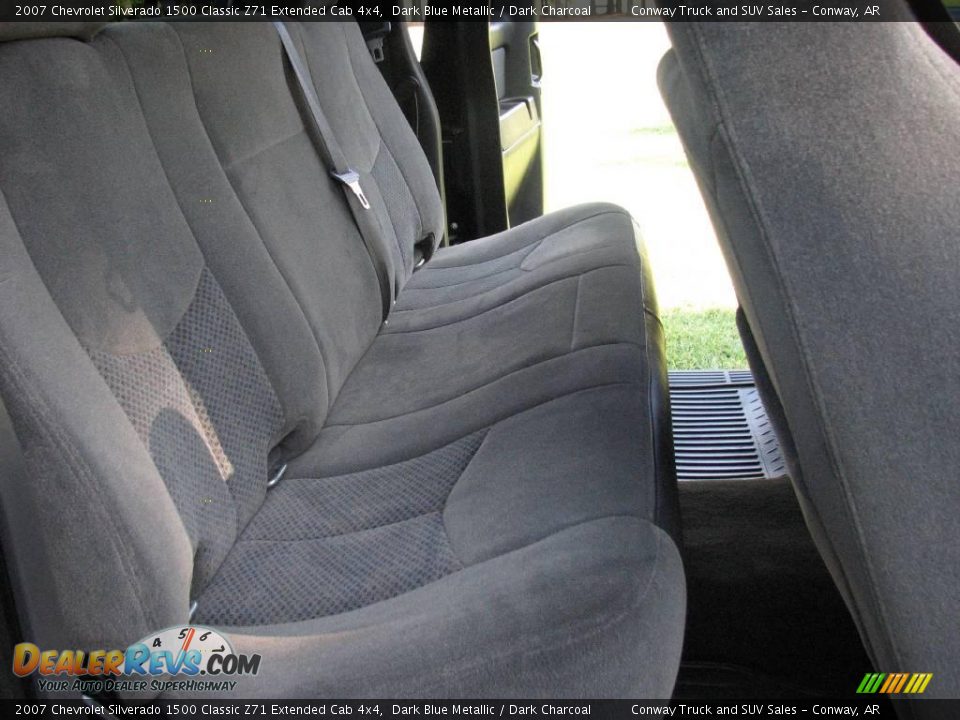 2007 Chevrolet Silverado 1500 Classic Z71 Extended Cab 4x4 Dark Blue Metallic / Dark Charcoal Photo #17