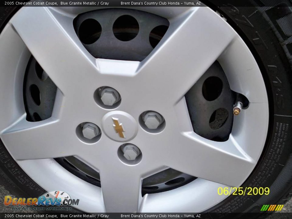 2005 Chevrolet Cobalt Coupe Blue Granite Metallic / Gray Photo #7