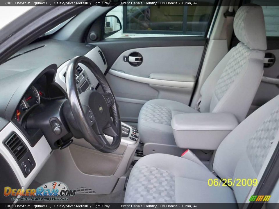 2005 Chevrolet Equinox LT Galaxy Silver Metallic / Light Gray Photo #4