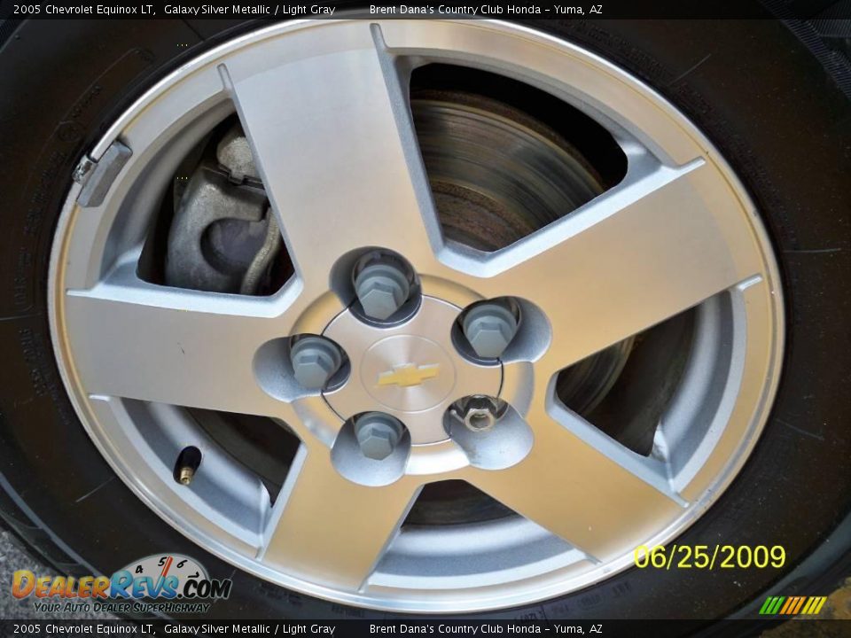 2005 Chevrolet Equinox LT Galaxy Silver Metallic / Light Gray Photo #8