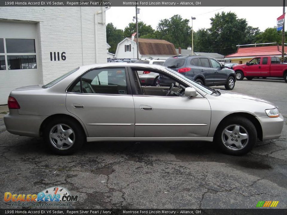 1998 Honda Accord EX V6 Sedan Regent Silver Pearl / Ivory Photo #6
