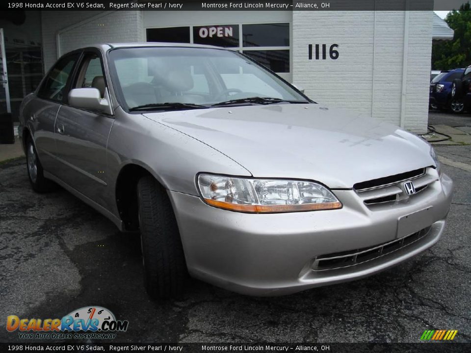 1998 Honda Accord EX V6 Sedan Regent Silver Pearl / Ivory Photo #7