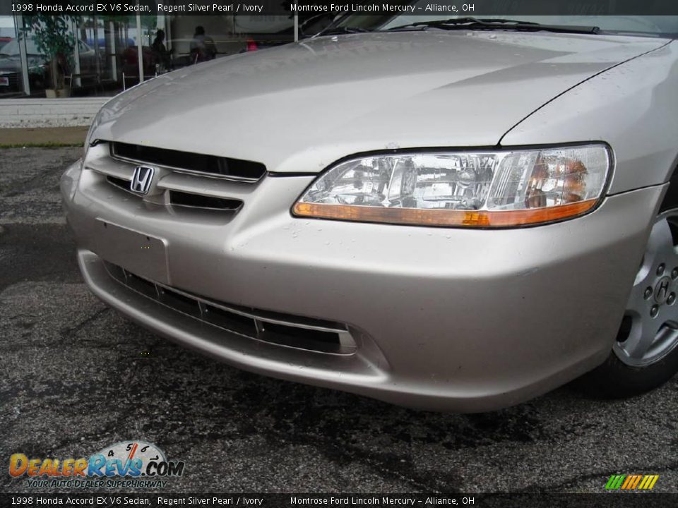 1998 Honda Accord EX V6 Sedan Regent Silver Pearl / Ivory Photo #9