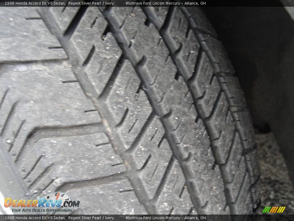 1998 Honda Accord EX V6 Sedan Regent Silver Pearl / Ivory Photo #11