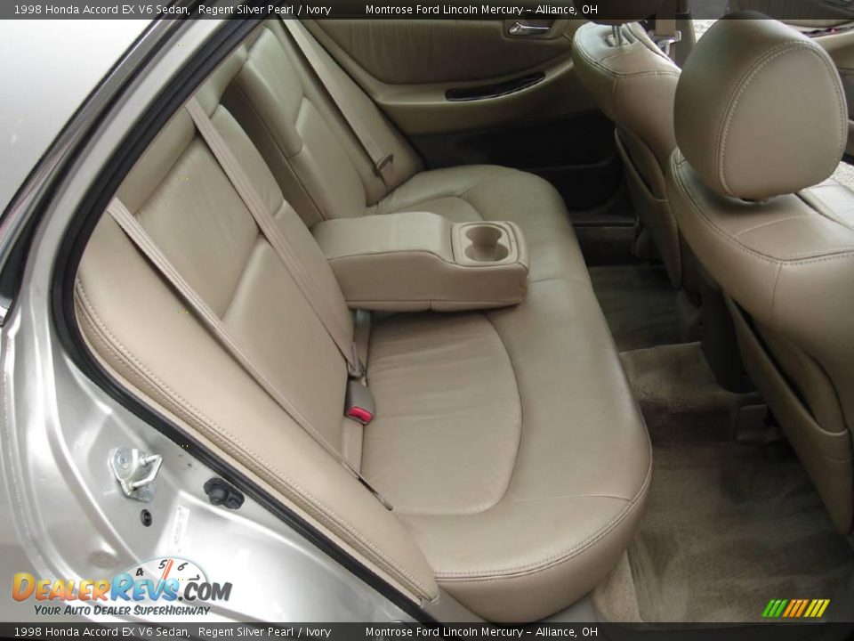 1998 Honda Accord EX V6 Sedan Regent Silver Pearl / Ivory Photo #15