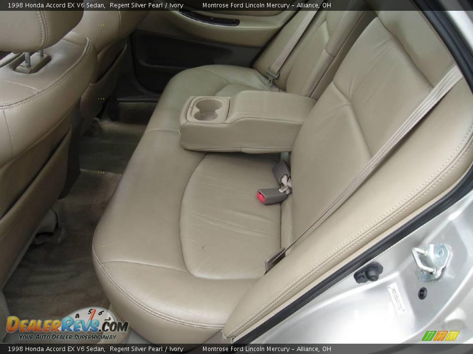 1998 Honda Accord EX V6 Sedan Regent Silver Pearl / Ivory Photo #16