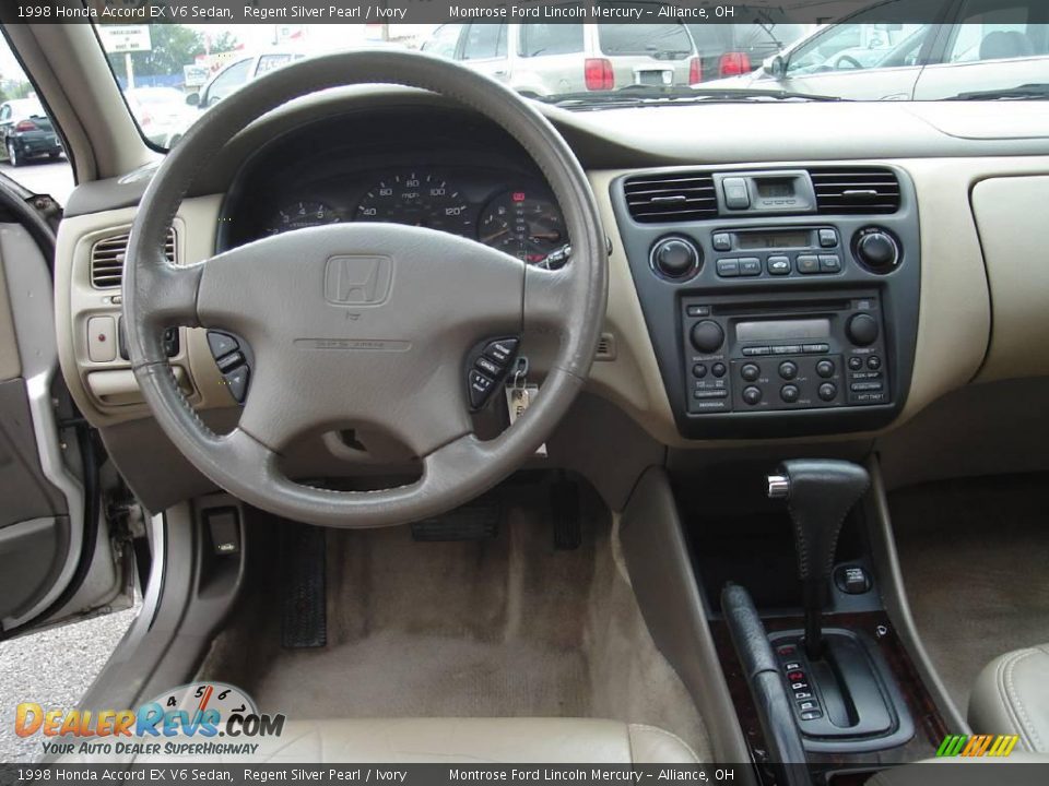 1998 Honda Accord EX V6 Sedan Regent Silver Pearl / Ivory Photo #17