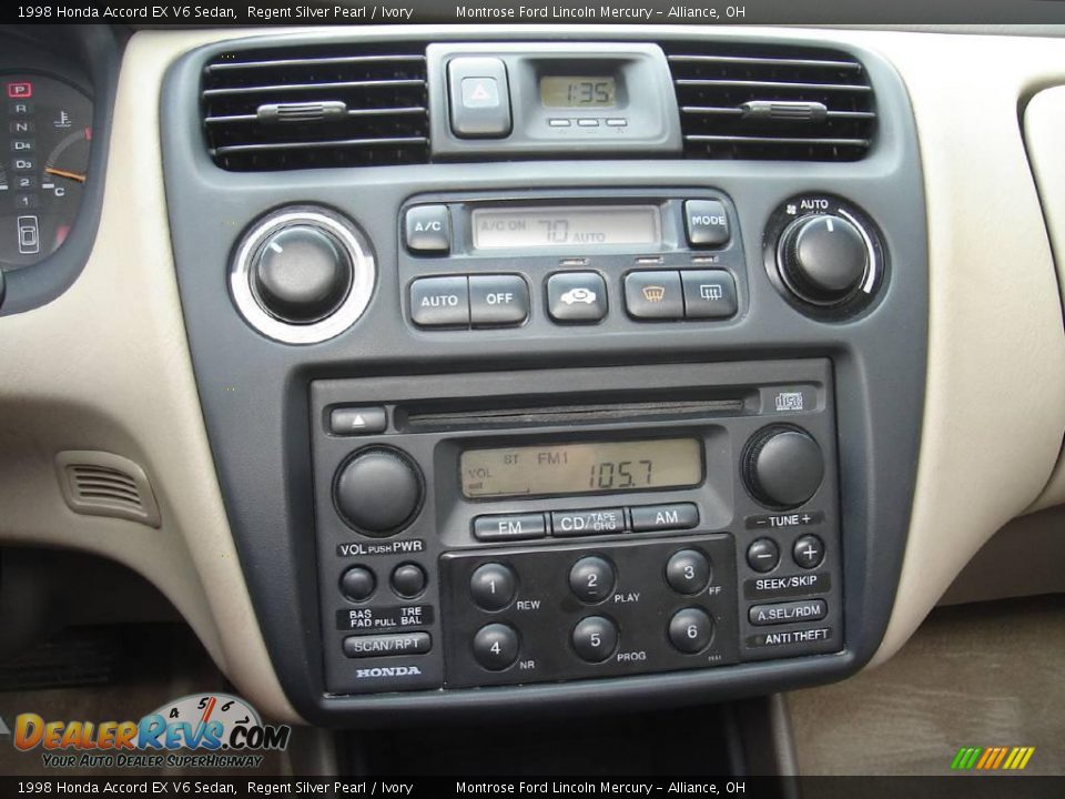 1998 Honda Accord EX V6 Sedan Regent Silver Pearl / Ivory Photo #28