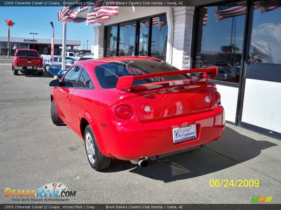 2006 Chevrolet Cobalt LS Coupe Victory Red / Gray Photo #4