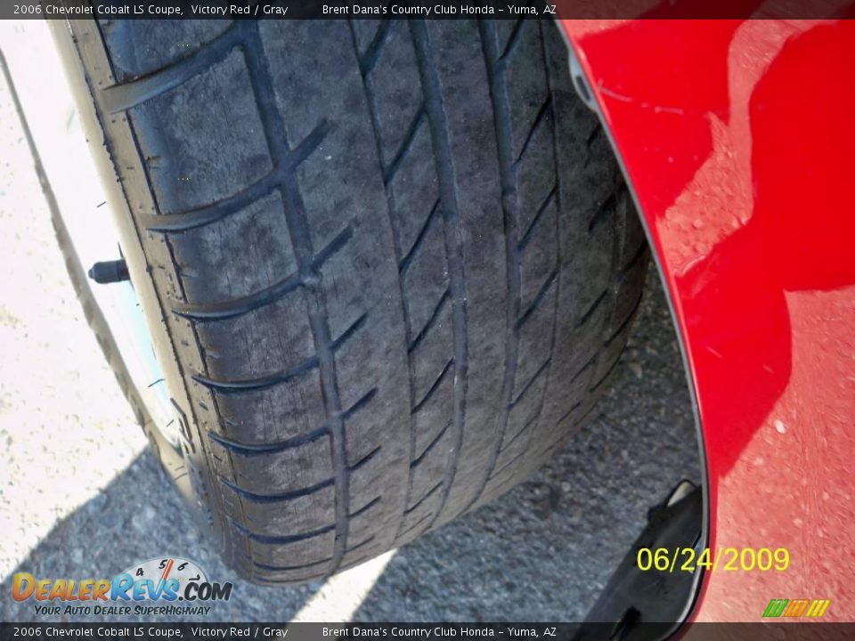 2006 Chevrolet Cobalt LS Coupe Victory Red / Gray Photo #9