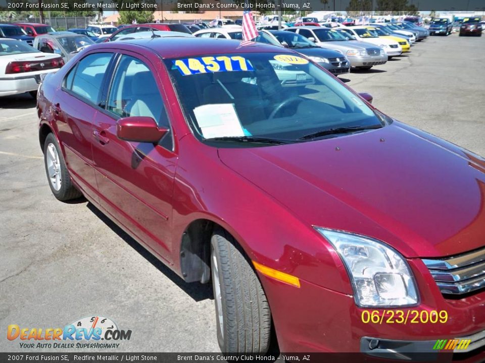 2007 Ford Fusion SE Redfire Metallic / Light Stone Photo #2