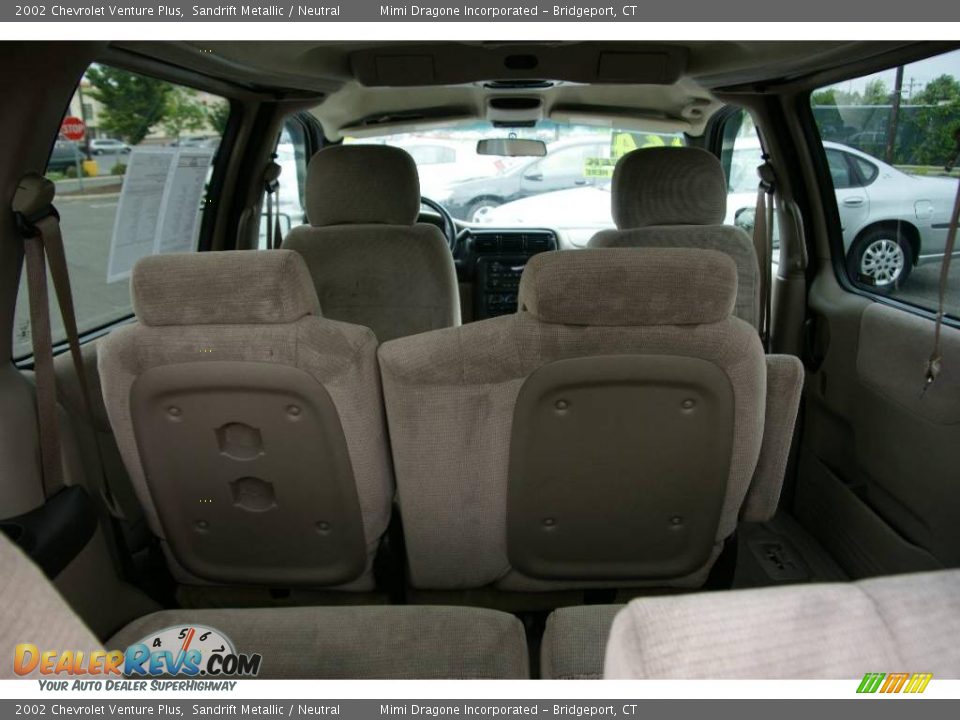 2002 Chevrolet Venture Plus Sandrift Metallic / Neutral Photo #9