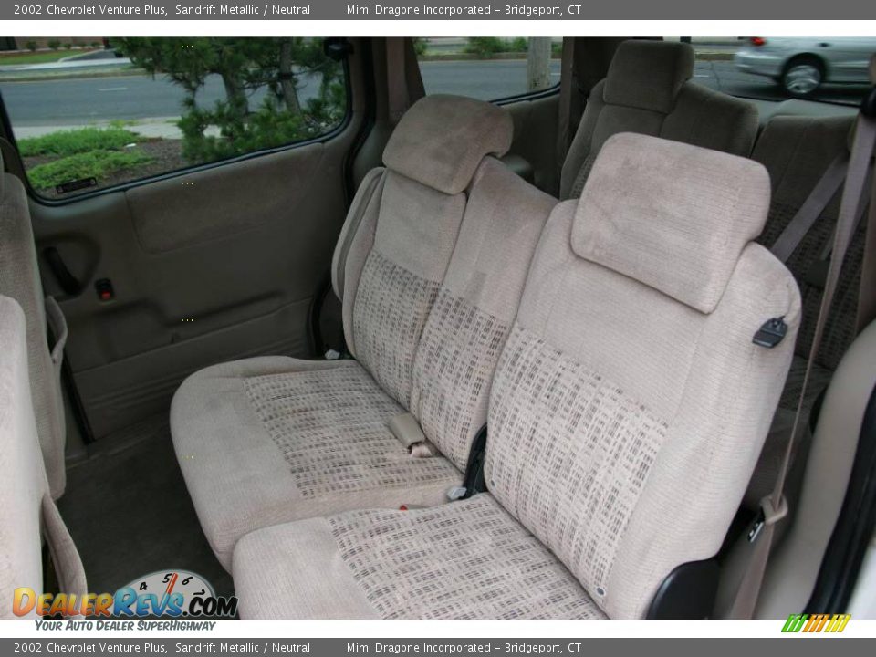 2002 Chevrolet Venture Plus Sandrift Metallic / Neutral Photo #12