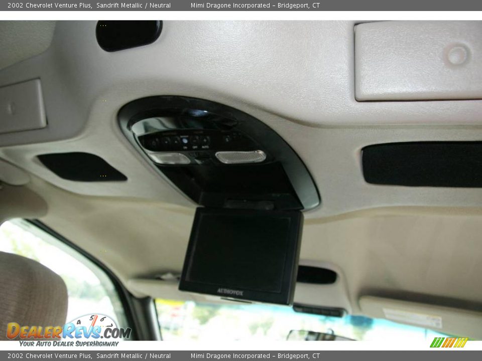 2002 Chevrolet Venture Plus Sandrift Metallic / Neutral Photo #14