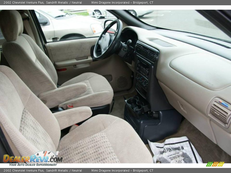 2002 Chevrolet Venture Plus Sandrift Metallic / Neutral Photo #17