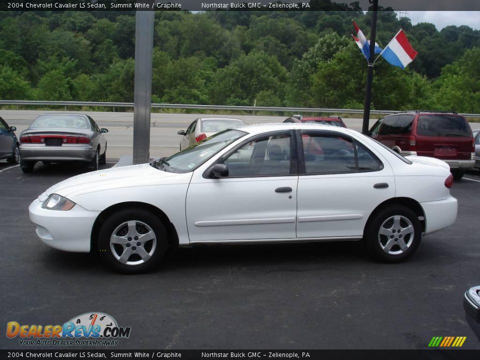 2004 Chevrolet Cavalier LS Sedan Summit White / Graphite Photo #5