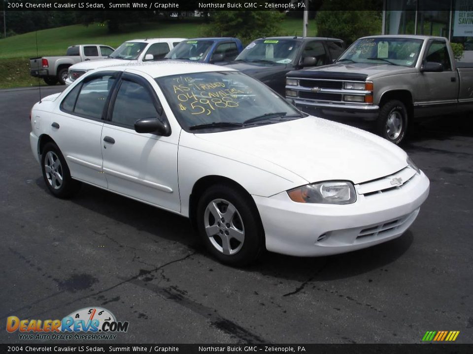 2004 Chevrolet Cavalier LS Sedan Summit White / Graphite Photo #16