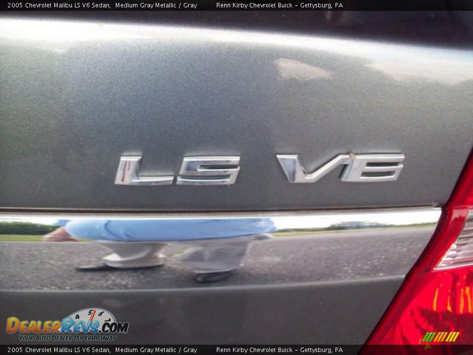 2005 Chevrolet Malibu LS V6 Sedan Medium Gray Metallic / Gray Photo #8