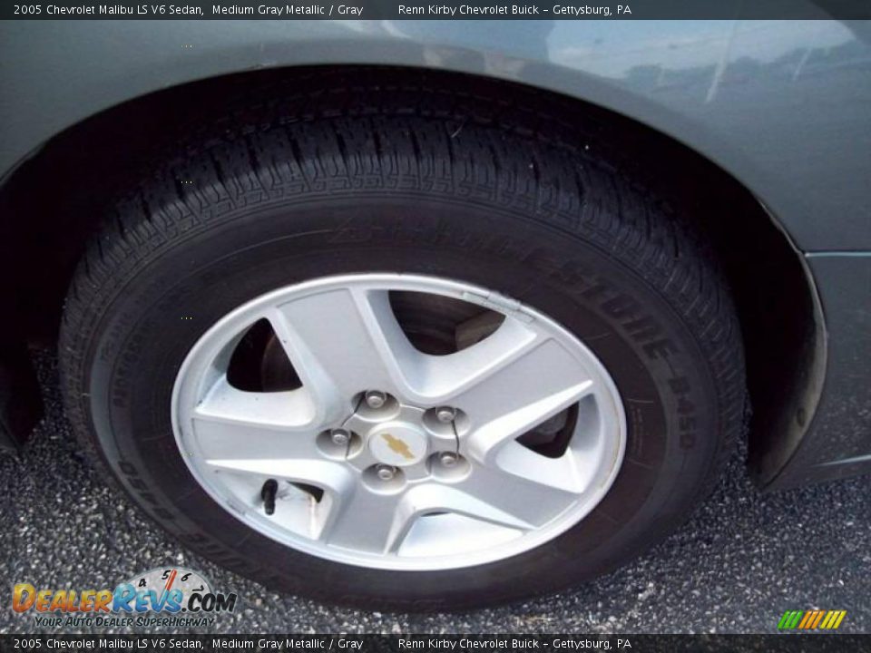 2005 Chevrolet Malibu LS V6 Sedan Medium Gray Metallic / Gray Photo #13
