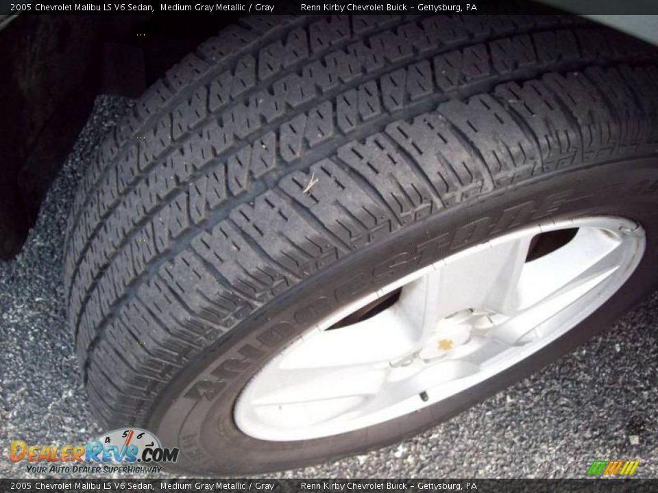 2005 Chevrolet Malibu LS V6 Sedan Medium Gray Metallic / Gray Photo #14